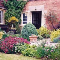 English Cottage Garden